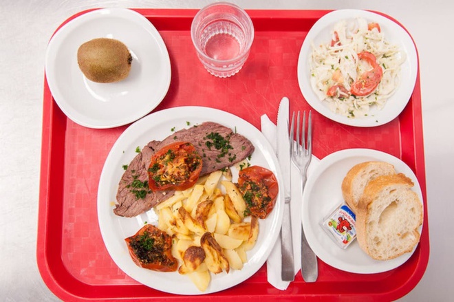 Tìm hiểu bữa ăn dành cho học sinh tiểu học tại Pháp
